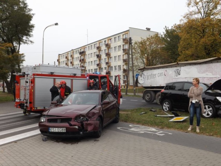 Wypadek na Szadkowskiej. Dwie osoby poszkodowane