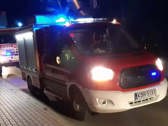 Zderzenie dwóch samochodów w centrum Mokrzysk, jedna osoba ranna