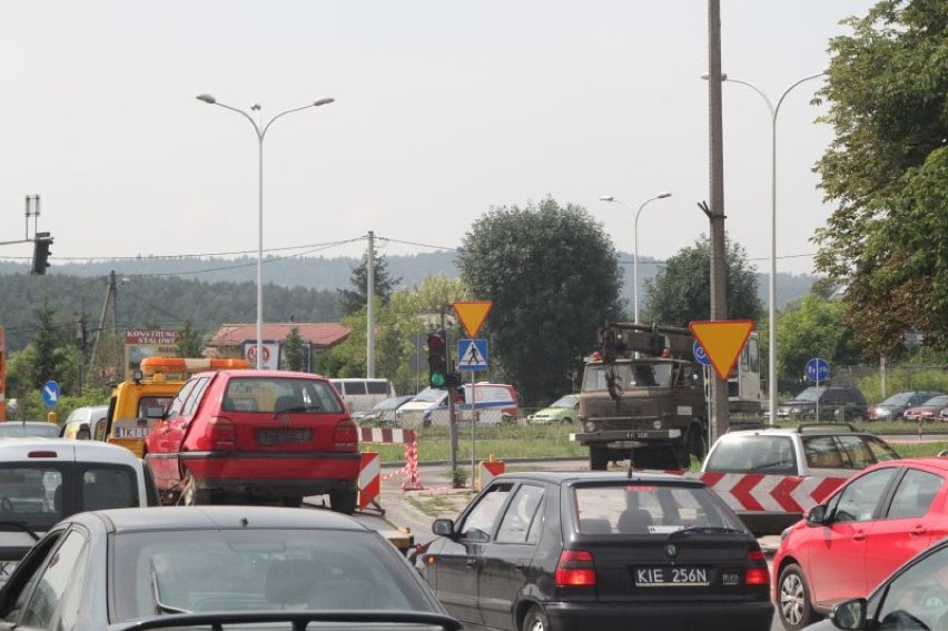 Zapadlisko na ważnym skrzyżowaniu w Kielcach