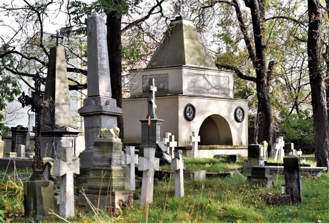 Trwa kwesta na ratowanie zabytkowych cmentarzy w Kaliszu