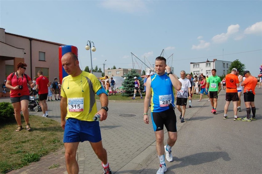 Ćwierćmaraton Szwajcarii Kaszubskiej w Przodkowie - na metę dotarło 320 biegaczy