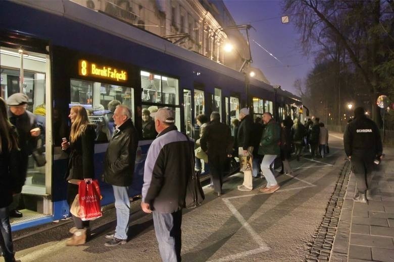 Kraków: Zmiana tras tramwajów nr 8 i 20 kosztuje 400 tys. zł