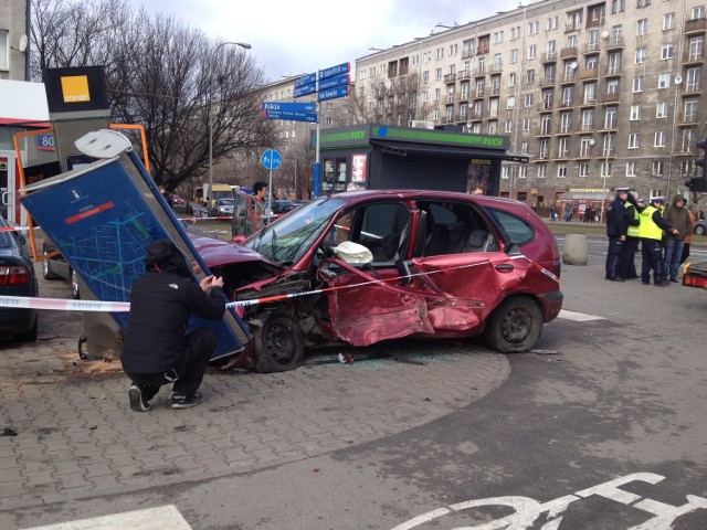 W wypadku na skrzyżowaniu ulic Grójeckiej i Bitwy Warszawskiej brały udział dwa samochody.