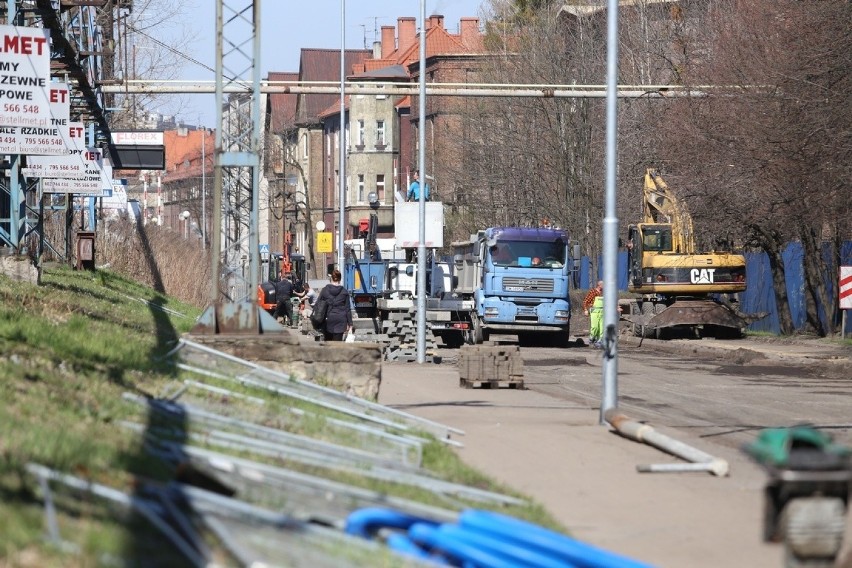 Remonty na drogach w Świętochłowicach. Przebudowa ulicy...