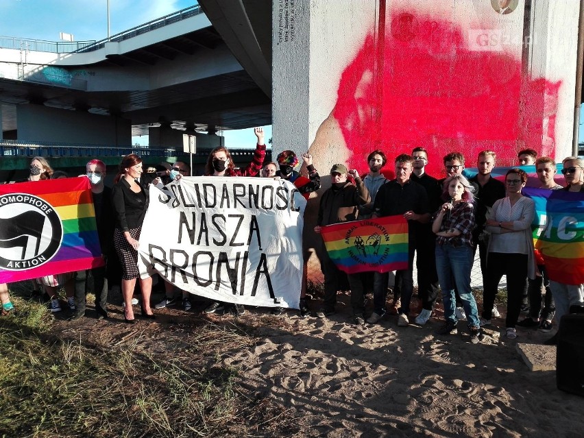 Zniszczony mural odnowiony. Zostanie odsłonięty podczas LGBT Film Festival w Szczecinie