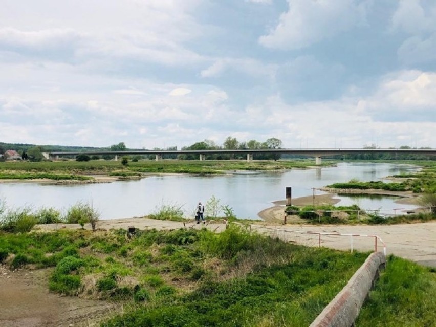 Ciechanów. Prom przez wiele lat był ważnym elementem życia mieszkańców. Zobaczcie, jak dziś wygląda to miejsce [ZDJĘCIA]