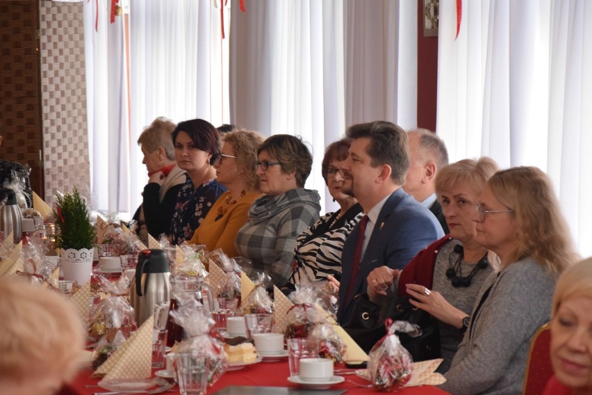 Malbork. Spotkanie opłatkowe członków Polskiego Związków Niewidomych [ZDJĘCIA]. Już czuć atmosferę Bożego Narodzenia