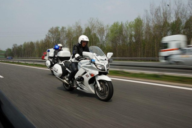 Podczas akcji policjanci wykorzystują także motocykle
