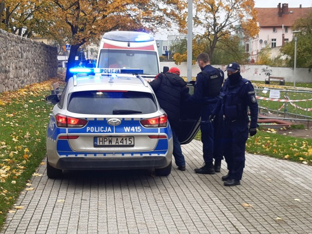 Policja i pogotowie interweniowały dzisiaj na Plantach w Goleniowie