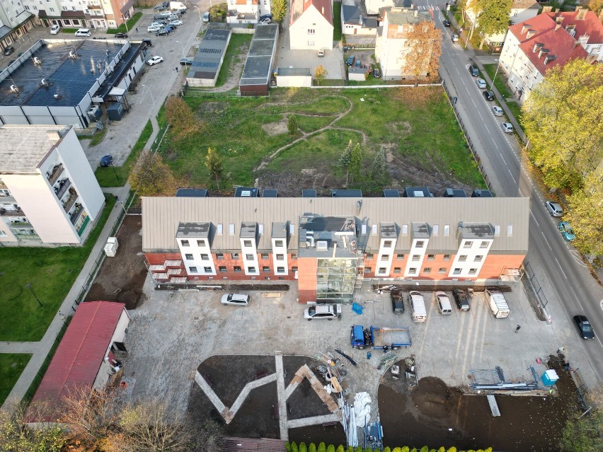 Przebudowa budynku przy ul. Okrzei w Lęborku na ukończeniu. Powstanie tam Centrum Usług Społecznych