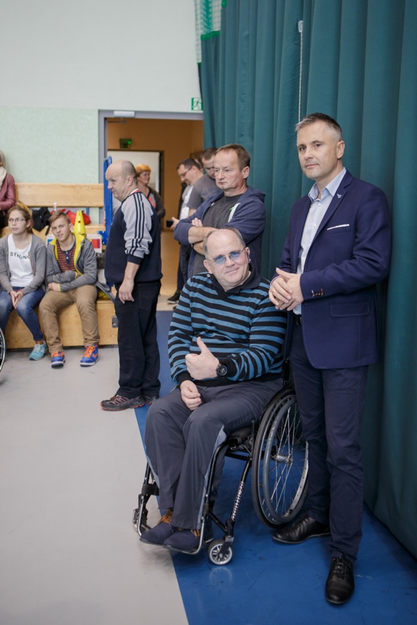 Zawody niepełnosprawnych w wyciskaniu sztangi w Tarnowie [ZDJĘCIA]