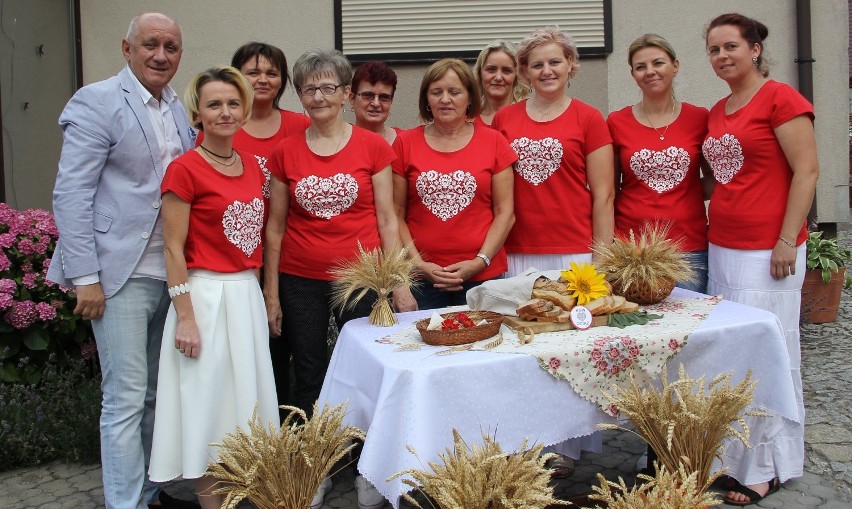 KGW Ociąż w ksiedze chwali się przepisem na tradycyjny,...