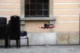 Dron latał przy wieżowca na Widzewie. Po co i kto nim latał?