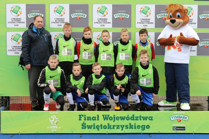 Z Podwórka na Stadion Turniej o Puchar Tymbarku. Odbyły się finały wojewódzkie. Małe Baćkowice z kolejnymi dużymi sukcesami (ZDJĘCIA)