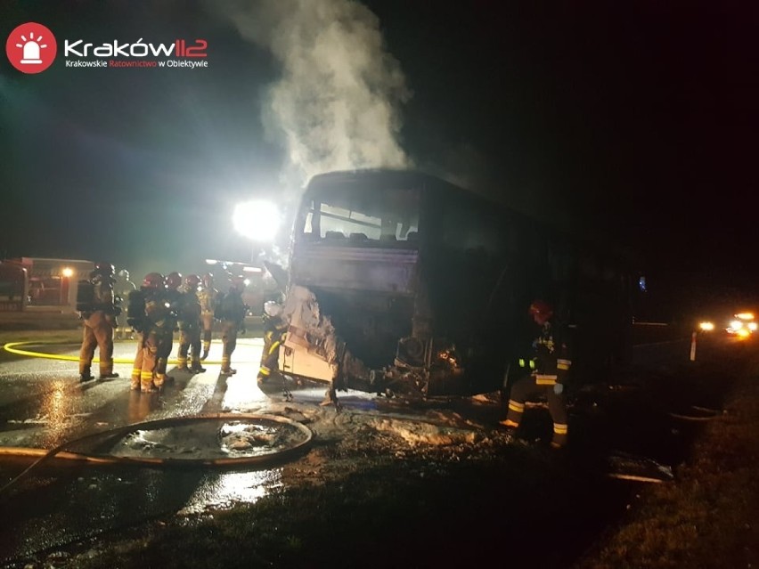 Pożar autokaru na A4 - zdjęcia dzięki uprzejmości serwisu...