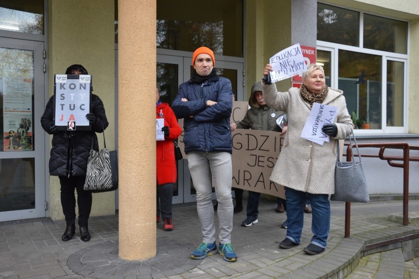 Otwarcie oddziału biblioteki lekarskiej na UJK w Piotrkowie. Macierewicz z wykładem [ZDJĘCIA, WIDEO]