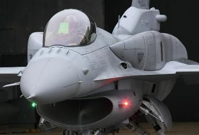 Leszno: Samoloty F-16 na Pikniku Szybowcowym &quot;Leszno. Rozwiń skrzydła!&quot; [ZDJĘCIA]