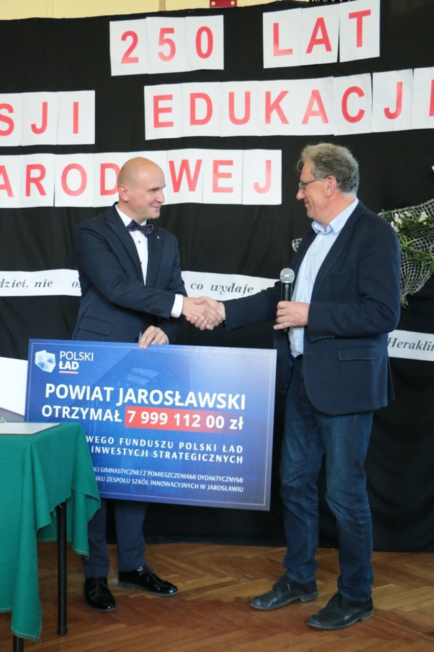 Nowoczesna hala sportowa przy ZSI w Jarosławiu będzie wybudowana [WIDEO]