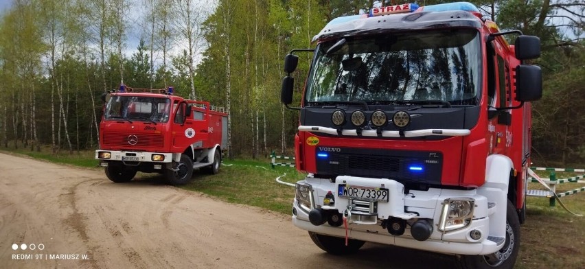 Wiśniewo. Pożar stodoły w gminie Ostrów Mazowiecka. 3.05.2022. Zdjęcia