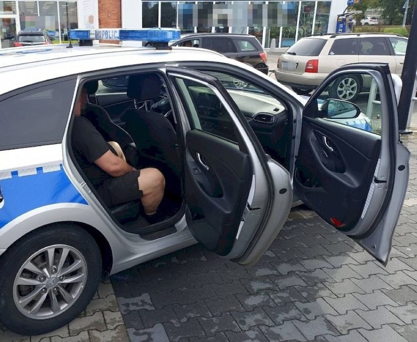 44-letni kierujący seatem, jadąc ul. Helską w Pucku, nie...