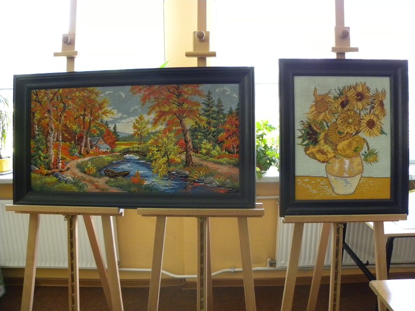 Przyjdź i podziwiaj wystawę malarstwa w wodzisławskiej bibliotece