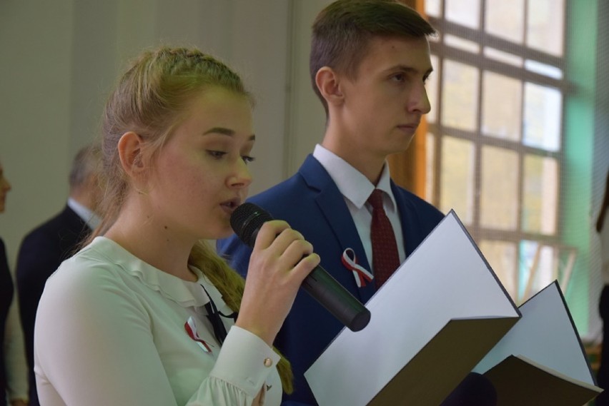 II Liceum Ogólnokształcące uczciło 100 rocznicę odzyskania...