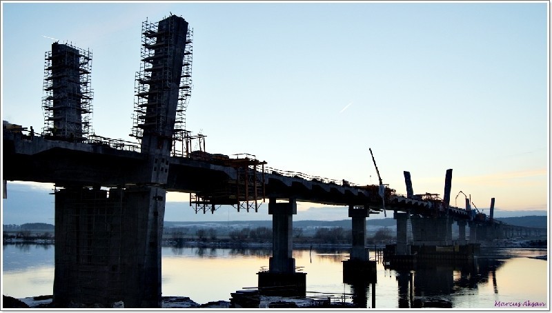Most w Kwidzynie: Filmowy reportaż z budowy mostu przez Wisłę