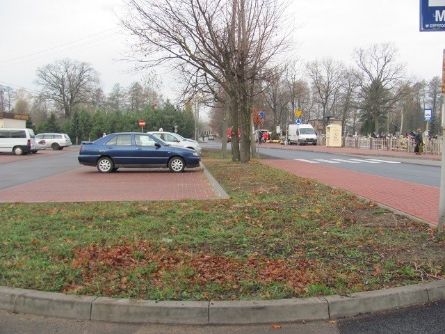 Nowe rondo i parkingi w Zawodziu koło Poczesnej