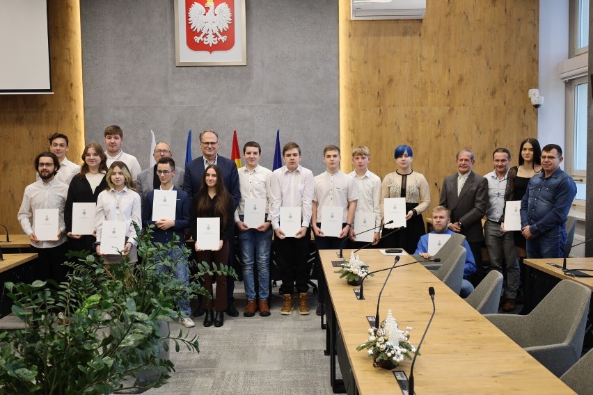 Stypendia prezydenta Radomska dla młodych sportowców za osiągnięte wyniki sportowe. ZDJĘCIA