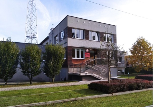 W okolicy siedziby Nadleśnictwa Lubliniec przy ul. Myśliwskiej 1 powstanie publiczna stacja ładowania pojazdów elektrycznych.