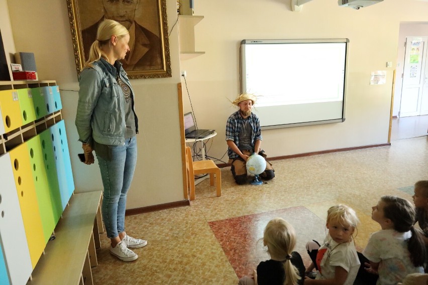 Przedszkole nr 2 w Radomsku ma ogród deszczowy. To wspólne dzieło dzieci, rodziców i nauczycieli. ZDJĘCIA