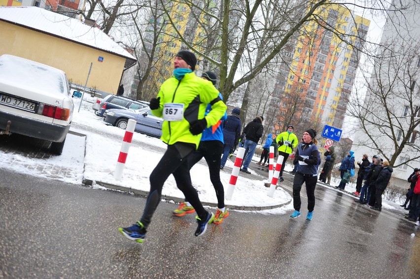 Biegi na Bielanach: Rekordowa liczba biegaczy pobiegła...