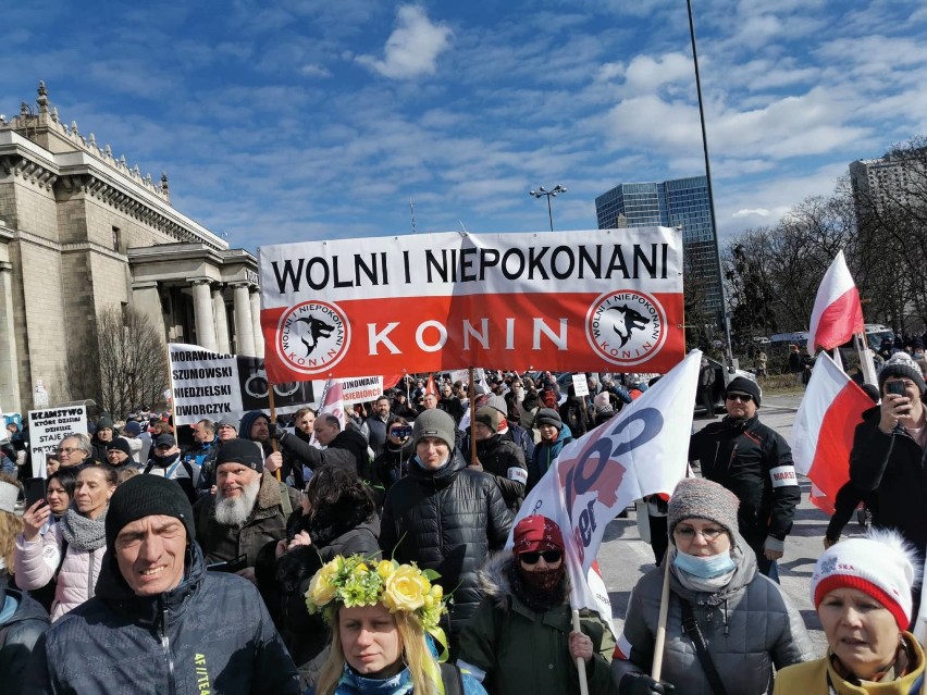 W demonstracji przeciwko obostrzeniom i reżimowi sanitarnemu...