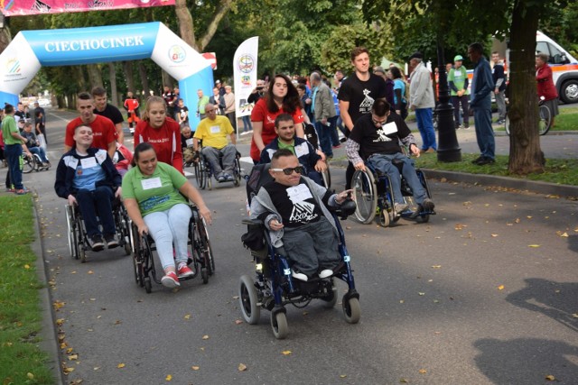 Po raz 29. ulicami uzdrowiska mknęli biegacze oraz osoby poruszające się na wózkach. Podzieleni na kilka kategorii walczyli o trofea XXIX Minimaratonu Integracyjnego "Bieg Solny", najstarszej imprezy biegowej w Ciechocinku.