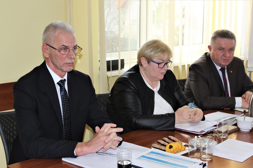 Radni gminy Grabów nie zgodzili się na reorganizację szkół [ZDJĘCIA] 