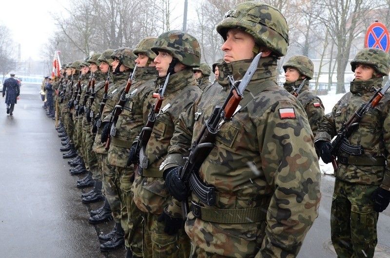 46 żołnierzy (w tym 4 kobiety) ukończyło Szkołę Podoficerską...
