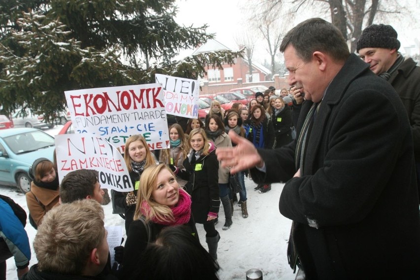 Manifestacja młodzieży Ekonomika z Raciborza [ZDJĘCIA i WIDEO]