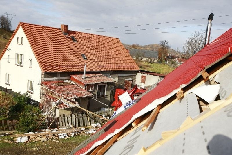 Dolny Śląsk: Po wichurze tysiące ludzi bez prądu (FILMY, ZDJĘCIA)