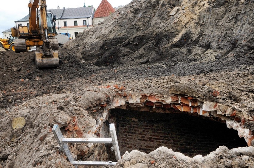 Przy ul. Zamkowej odkopano kamienicę (FOTO)