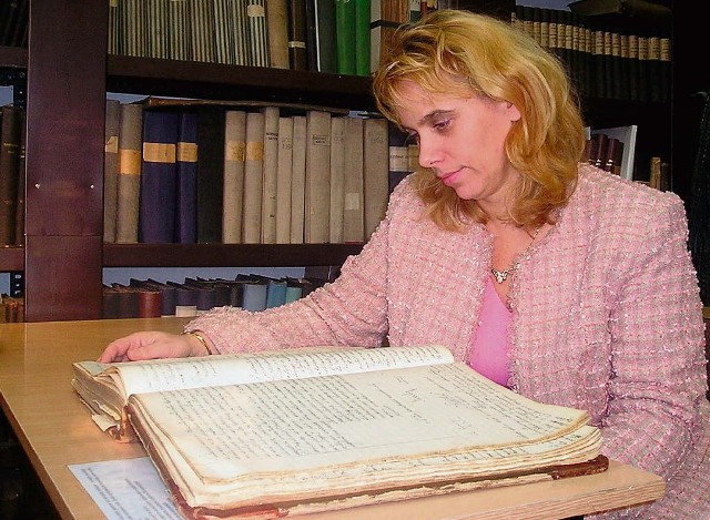 Joanna Potasz, kierownik bocheńskiego archiwum dysponuje wieloma cennymi dokumentami z 11 listopada 1918 roku