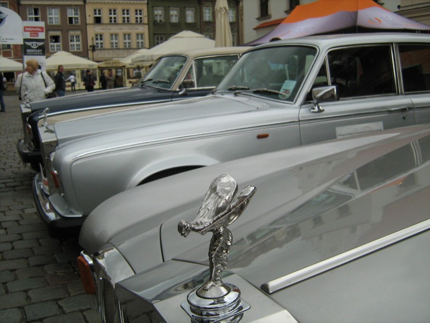 Bantleye i Rolls Royce'y na Starym Rynku w Poznaniu.