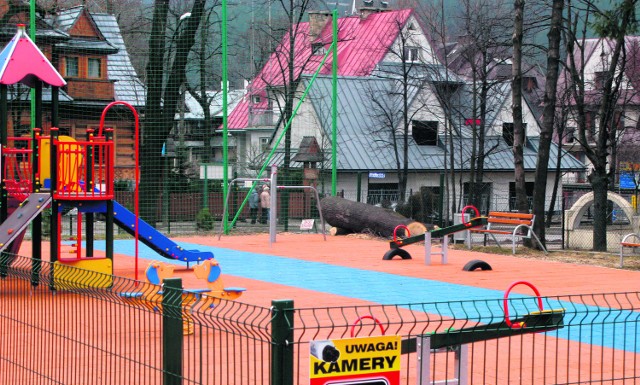 Z takiego placu zabaw dzieci będą korzystać już w 2012 r.
