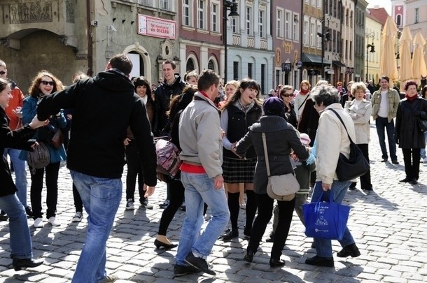 Poznań: Zatańczyli po belgijsku na Starym Rynku [ZDJĘCIA, WIDEO]