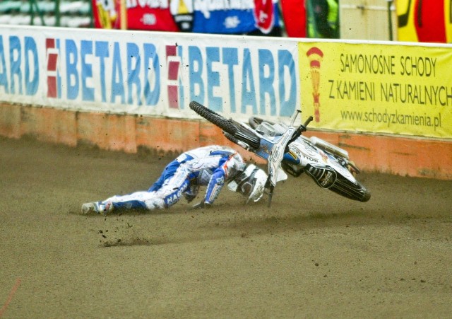 Lee Richardsson zmarł 13 maja 2012 roku we wrocławskim szpitalu, w wyniku obrażeń odniesionych w wypadku na torze Stadionu Olimpijskiego podczas meczu Betardu Sparty z Marmą Rzeszów