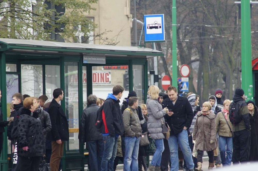 Po co sprawdzać, czy tramwaje i autobusy jeżdżą punktualnie?...