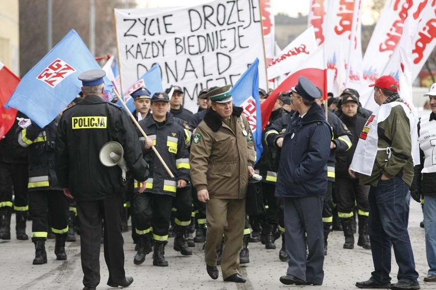 Wrocław: Służby mundurowe protestowały (FILM I ZDJĘCIA)