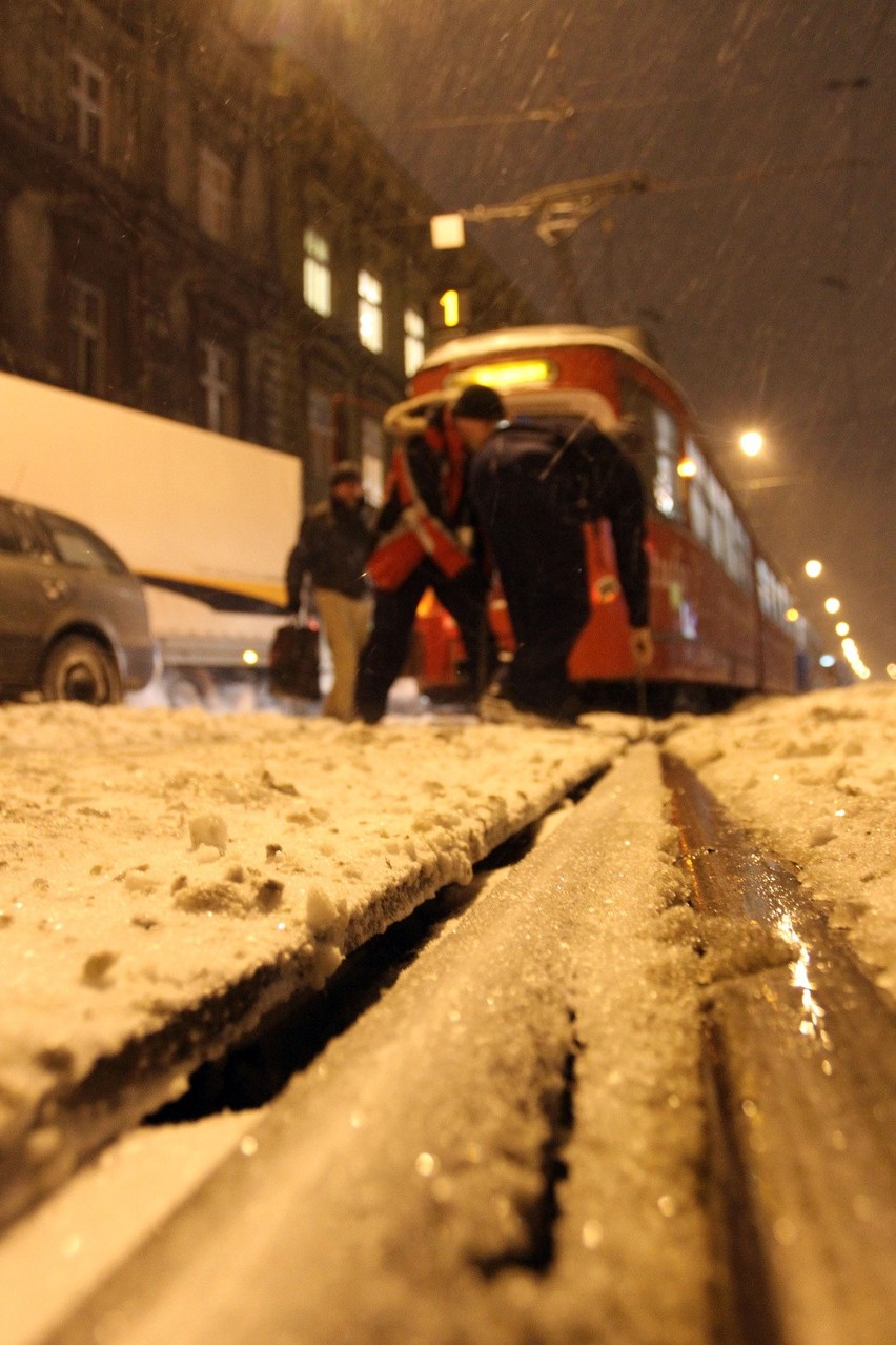 Kraków. Śnieg sparaliżował miasto