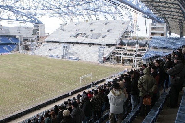 Na piątkowe drzwi otwarte, na stadion przyszło ponad 2 tysiące osób