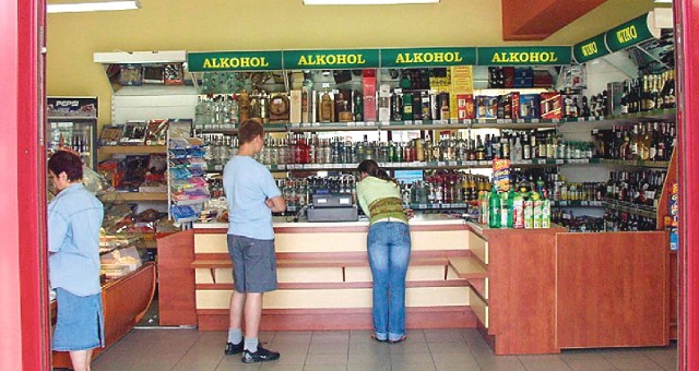 Obecnie alkohol wysokoprocentowy sprzedają jedynie dwa sklepy. Decyzją radnych, ich liczba może niebawem wzrosnąć do 35
