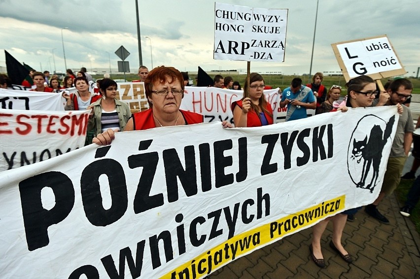 LG: Protest w fabryce Chung Hong to atak anarchistów (ZDJĘCIA)